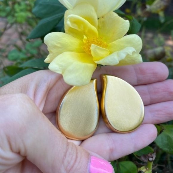 VTG Clara Studio Gold Teardrop Couture EARRING - Picture 1 of 9